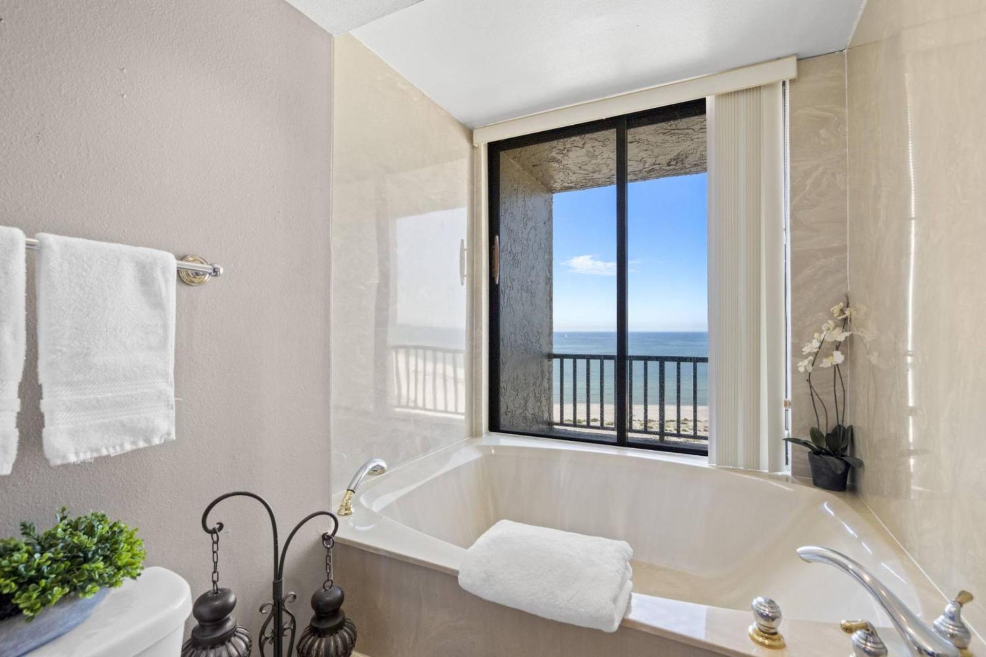 1208 Lighthouse Towers Villa Clearwater Beach Bagian luar foto